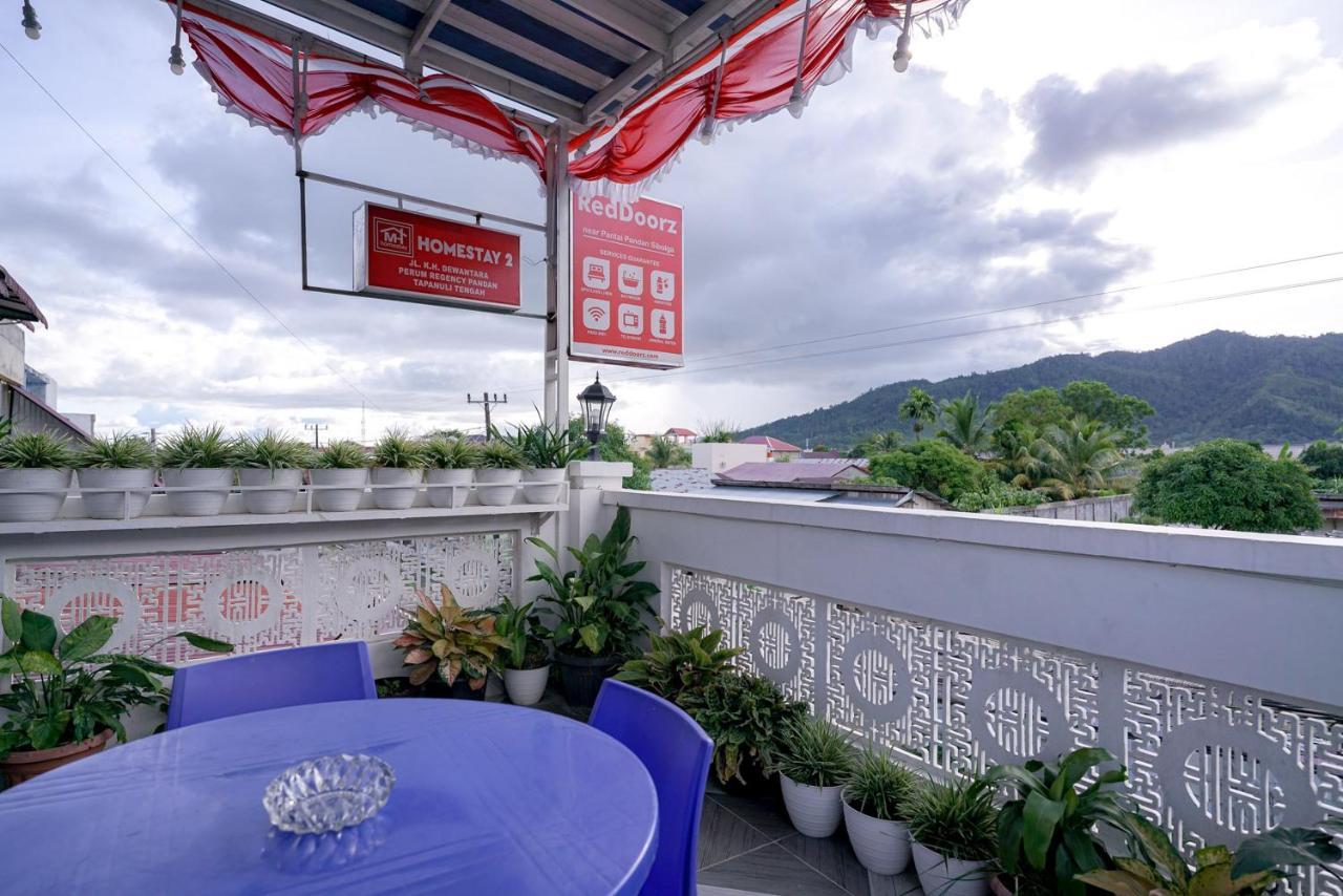 Hotel Reddoorz Near Pantai Pandan Sibolga Halangan Exterior foto