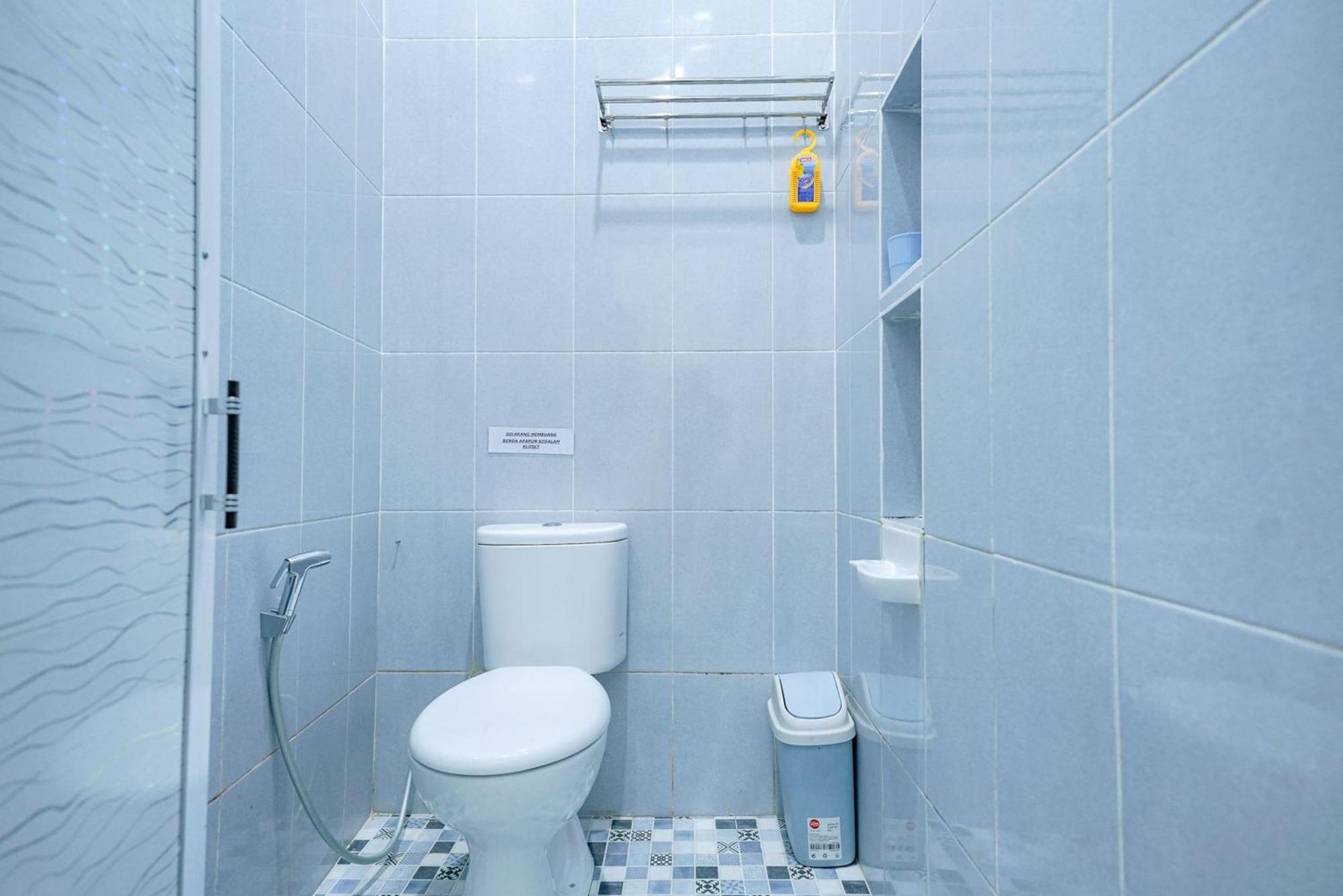 Hotel Reddoorz Near Pantai Pandan Sibolga Halangan Habitación foto